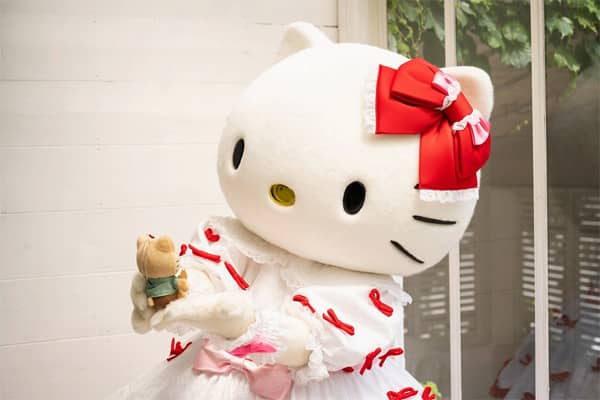 ホノルルクッキー×ハローキティぬいぐるみ 本 ： オンライン書店
